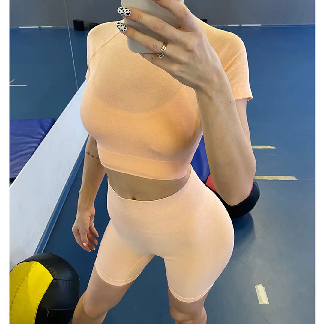 Quick-Dry Training Set — Women'S Tee + High-Waist Capri · REF BP-CMP-002
