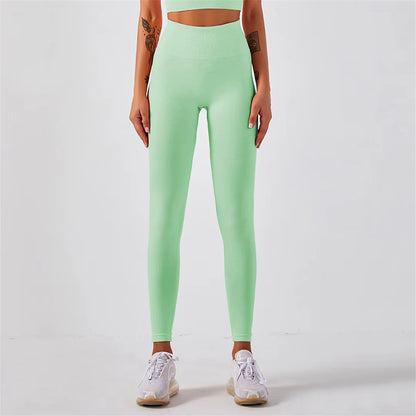 Quick-Dry Training Set — Women'S Tee + High-Waist Capri · REF BP-CMP-002