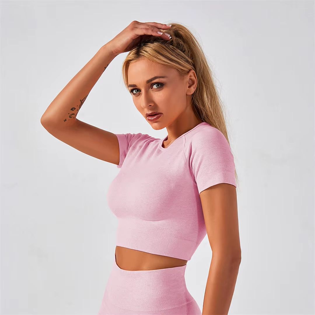 Quick-Dry Training Set — Women'S Tee + High-Waist Capri · REF BP-CMP-002