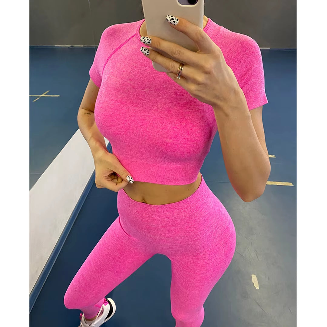 Quick-Dry Training Set — Women'S Tee + High-Waist Capri · REF BP-CMP-002