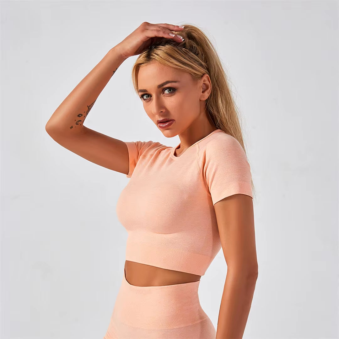 Quick-Dry Training Set — Women'S Tee + High-Waist Capri · REF BP-CMP-002