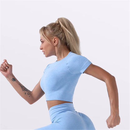 Quick-Dry Training Set — Women'S Tee + High-Waist Capri · REF BP-CMP-002