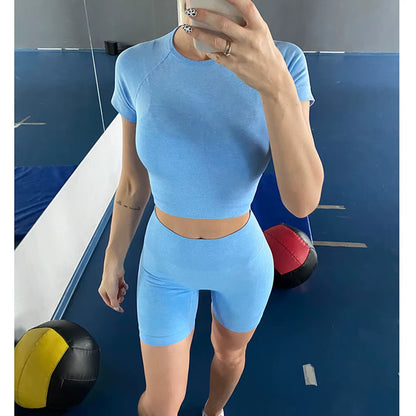 Quick-Dry Training Set — Women'S Tee + High-Waist Capri · REF BP-CMP-002
