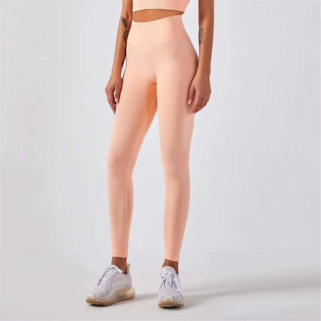 Quick-Dry Training Set — Women'S Tee + High-Waist Capri · REF BP-CMP-002